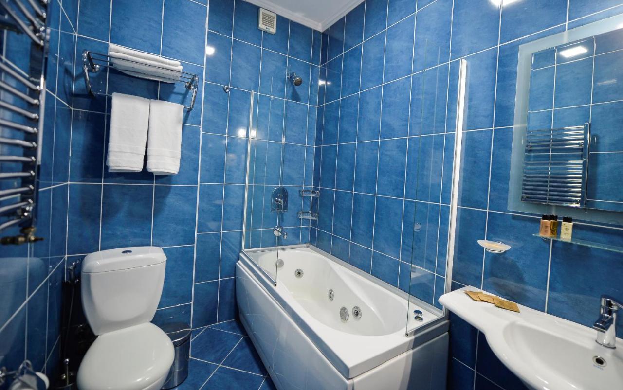Aura Boutique Hotel Батумі Екстер'єр фото