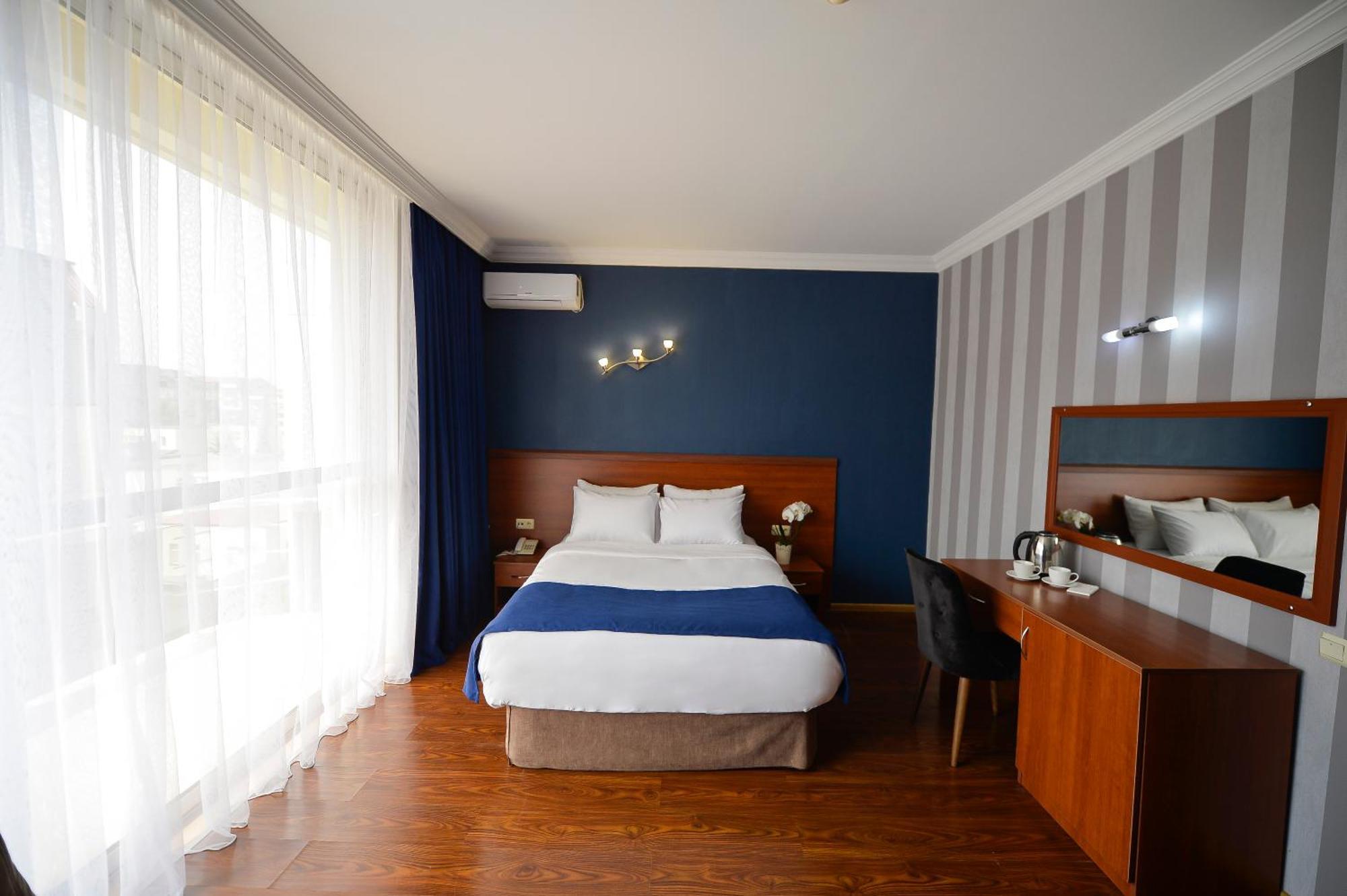 Aura Boutique Hotel Батумі Номер фото